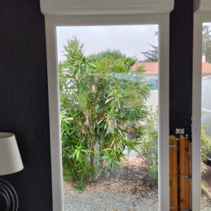 Châssis fixes en PVC avec volet roulant électrique