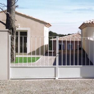 Portail coulissant blanc Lafher